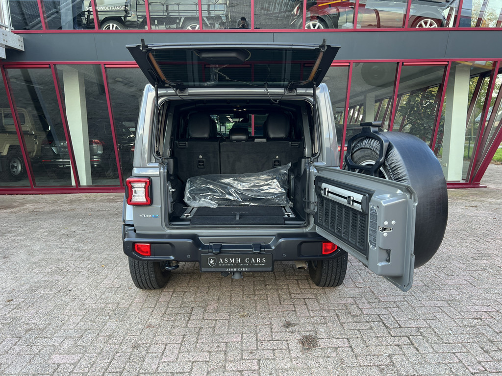 48552243-36.jpg