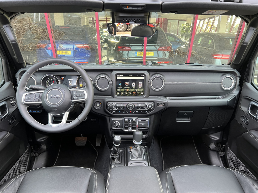 49135631-22.jpg