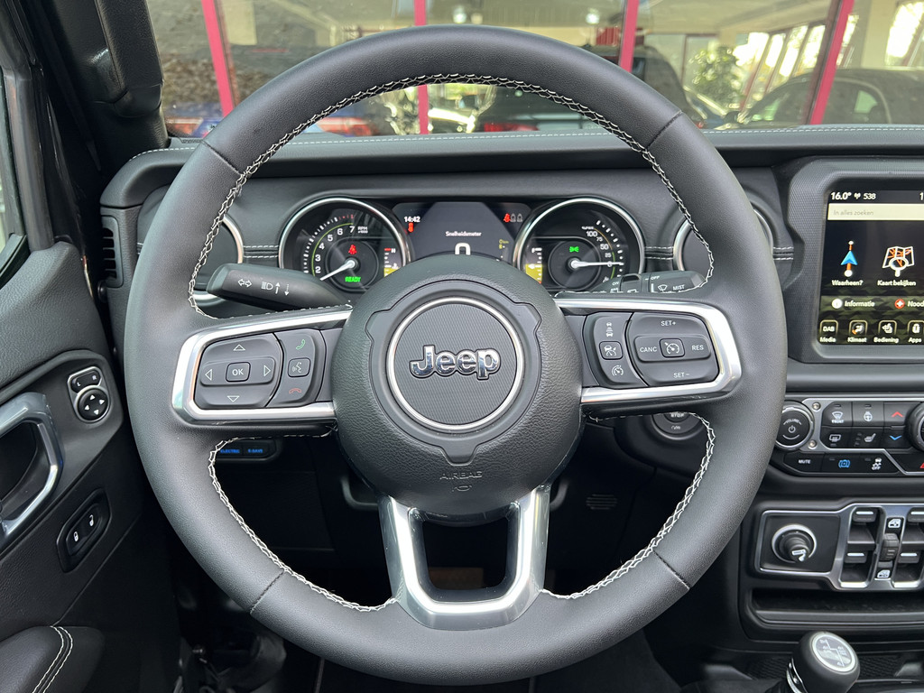 49135631-24.jpg