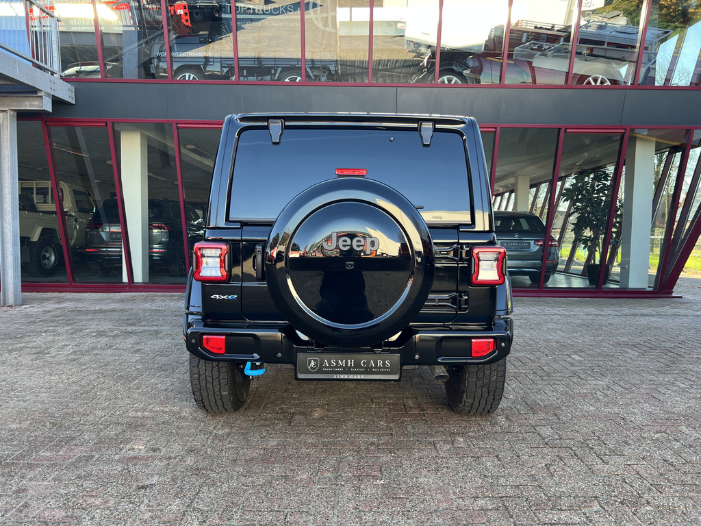 49135635-4.jpg