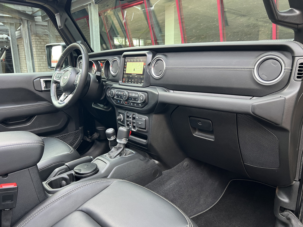 49389430-34.jpg