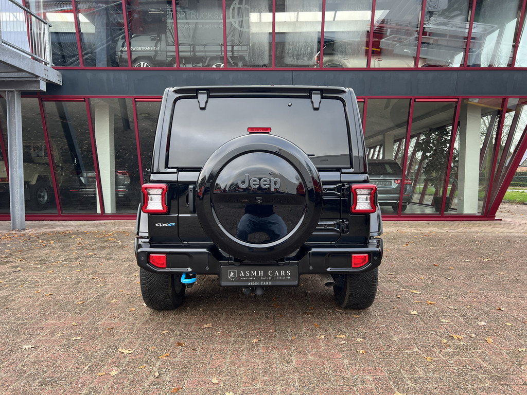 49389430-4.jpg