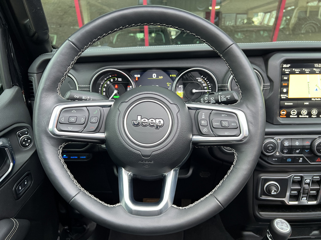 50094307-25.jpg