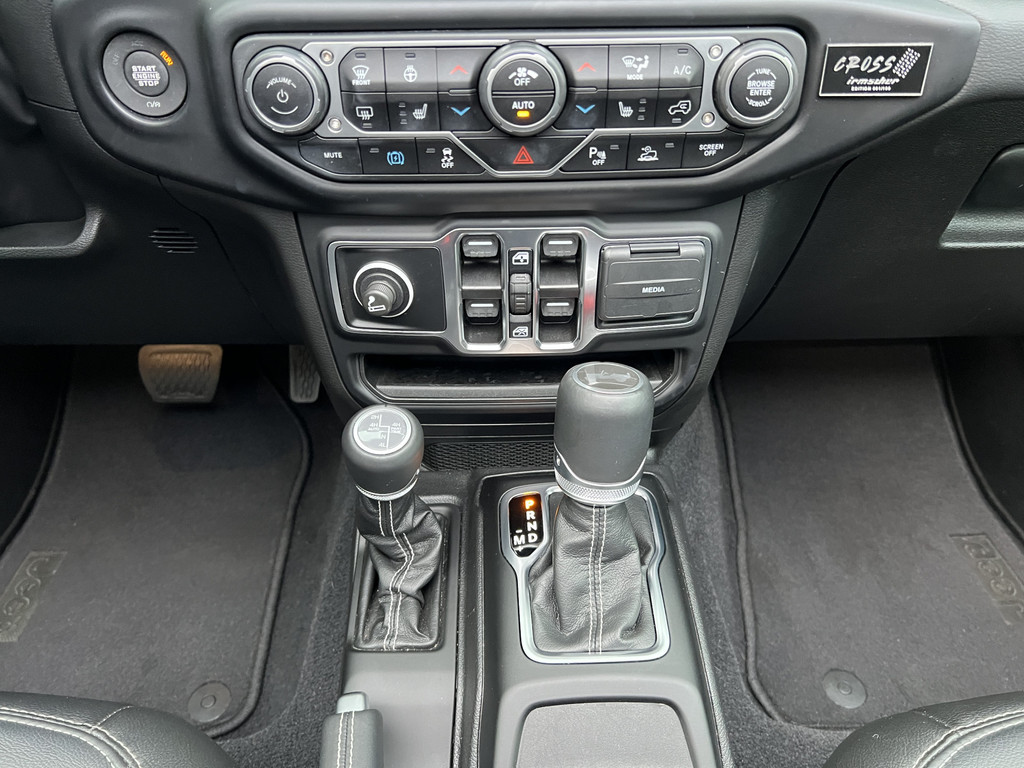 50094307-28.jpg