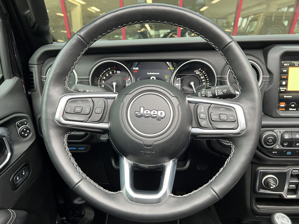 50112190-25.jpg