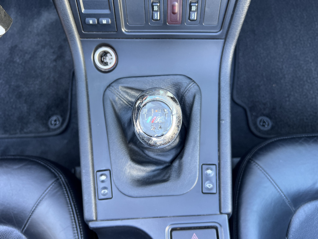 52645872-30.jpg