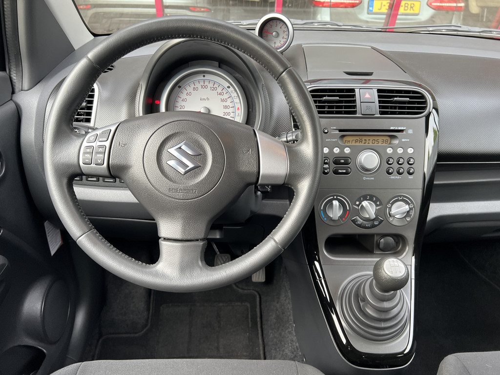 52905873-17.jpg