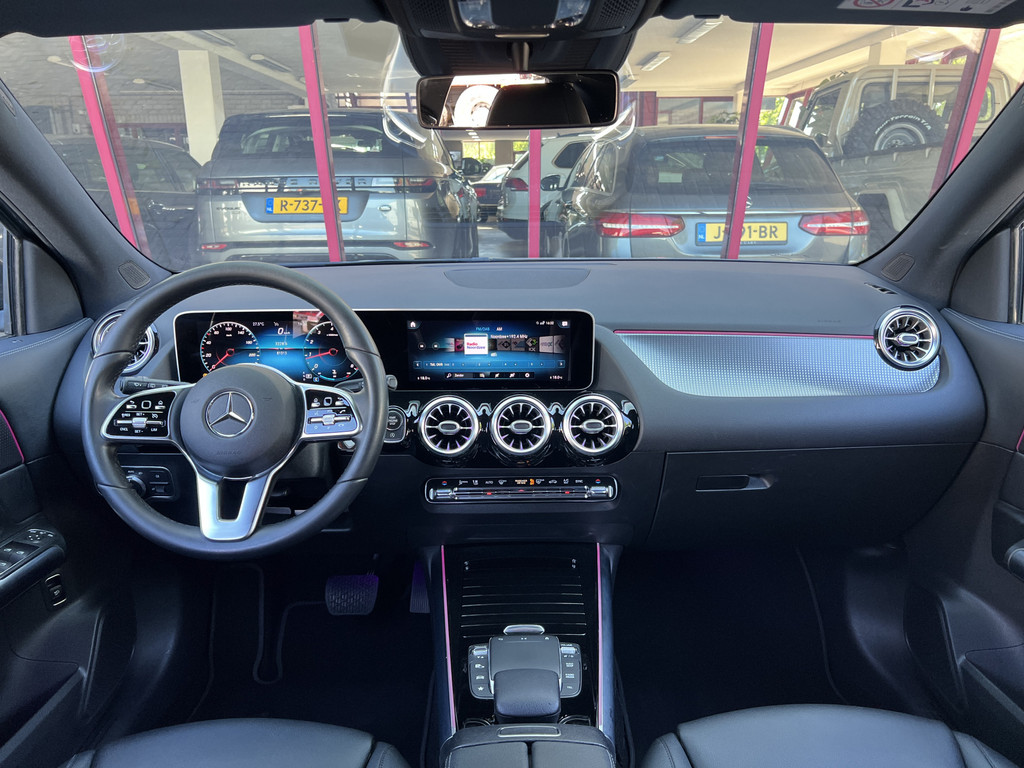 53160644-17.jpg