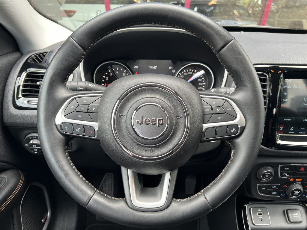 54082590-22.jpg