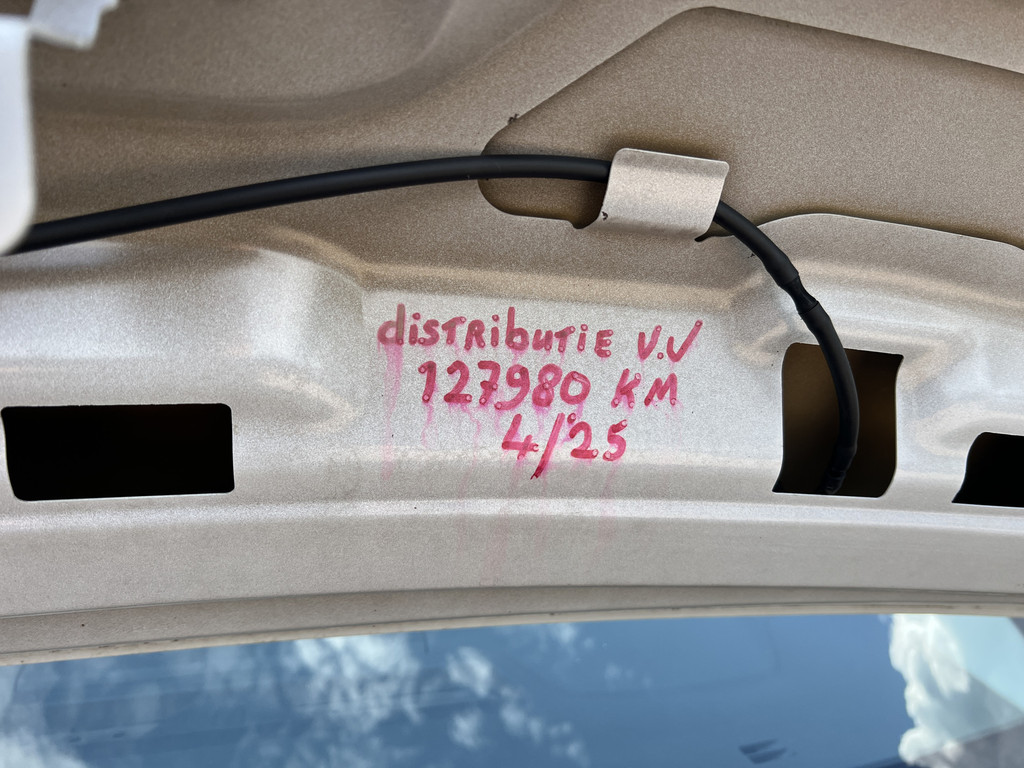 54123080-32.jpg