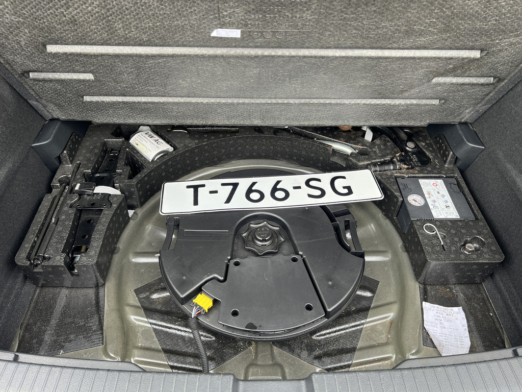 54165519-43.jpg