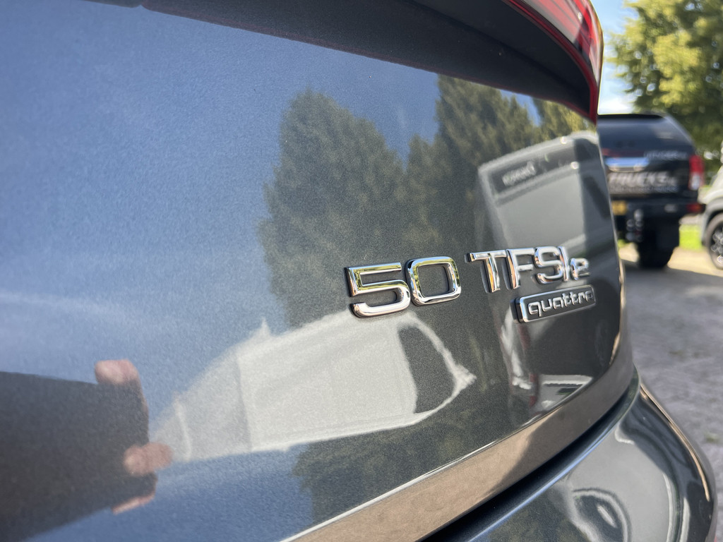 54420982-6.jpg