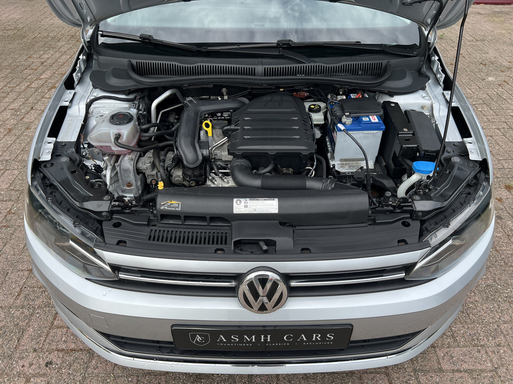 54548618-37.jpg