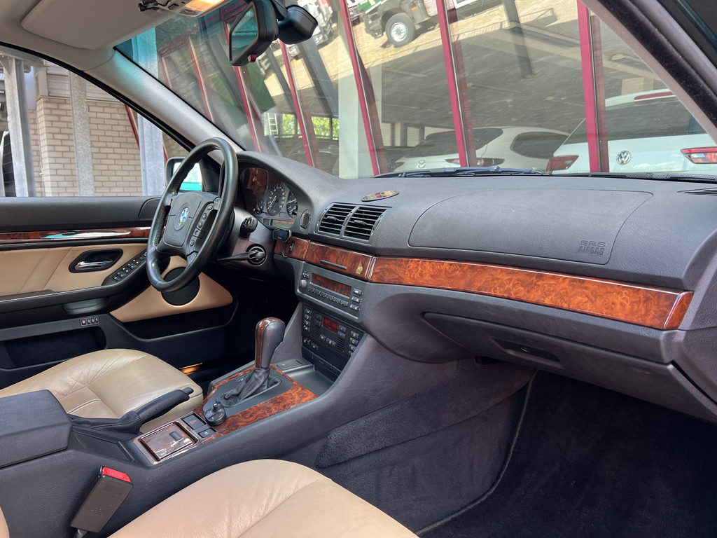 55500537-31.jpg