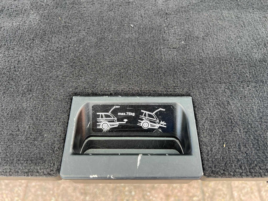 55500537-41.jpg