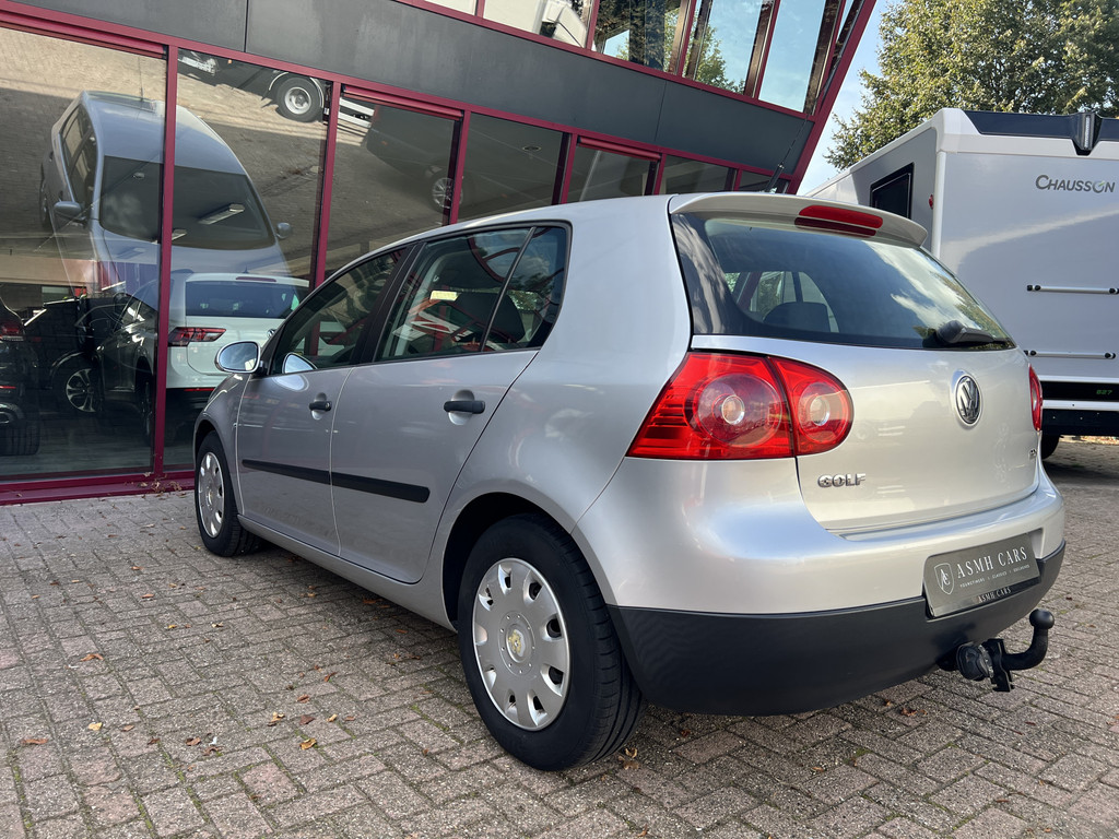 56154722-4.jpg