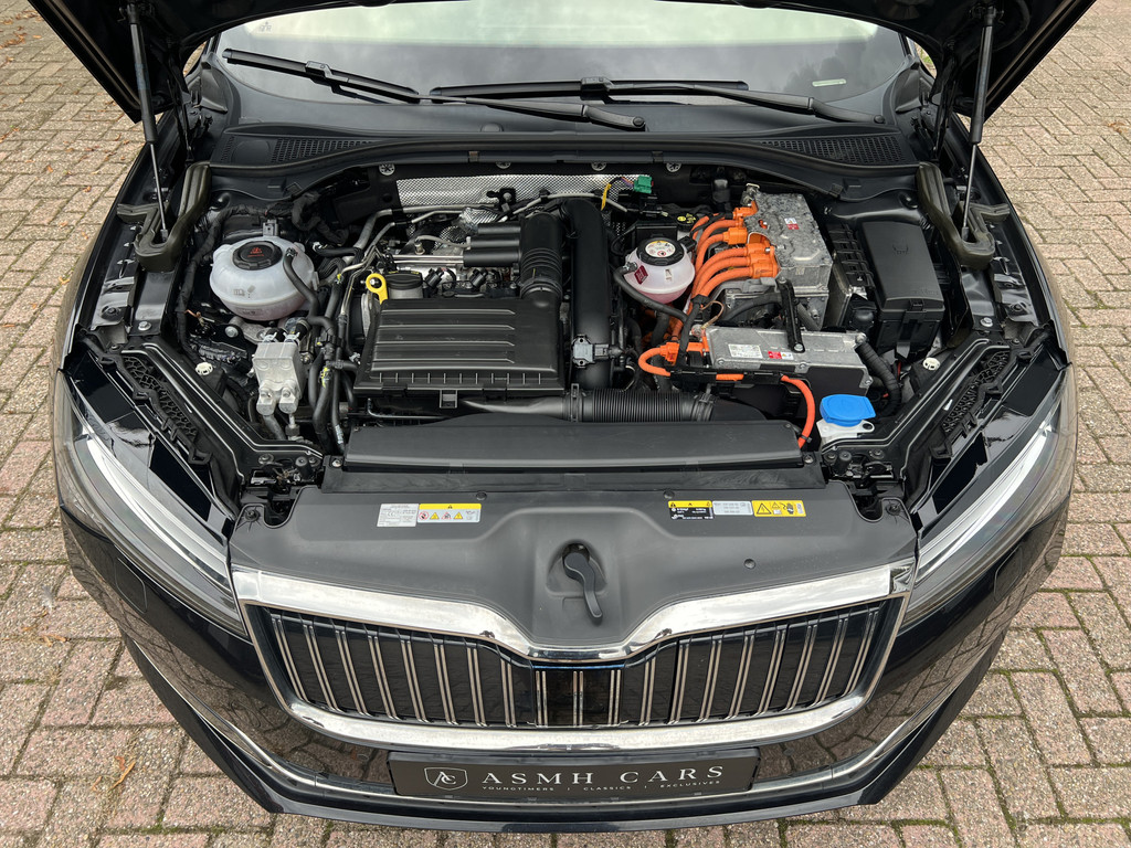 56410846-49.jpg