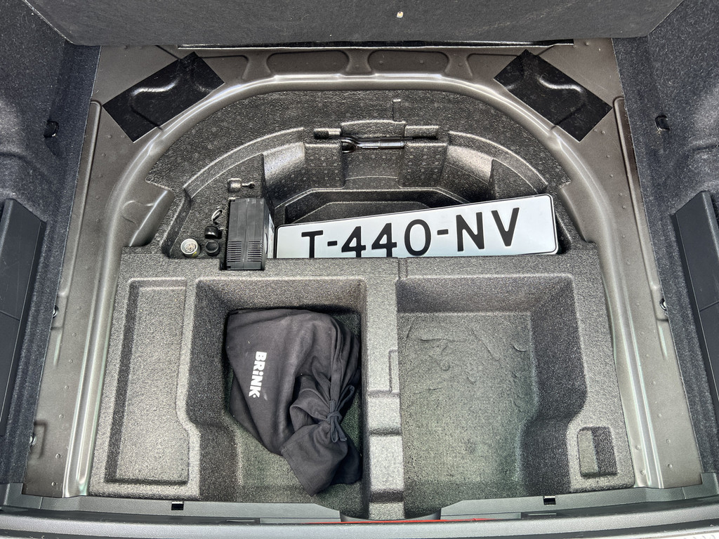 56805828-41.jpg