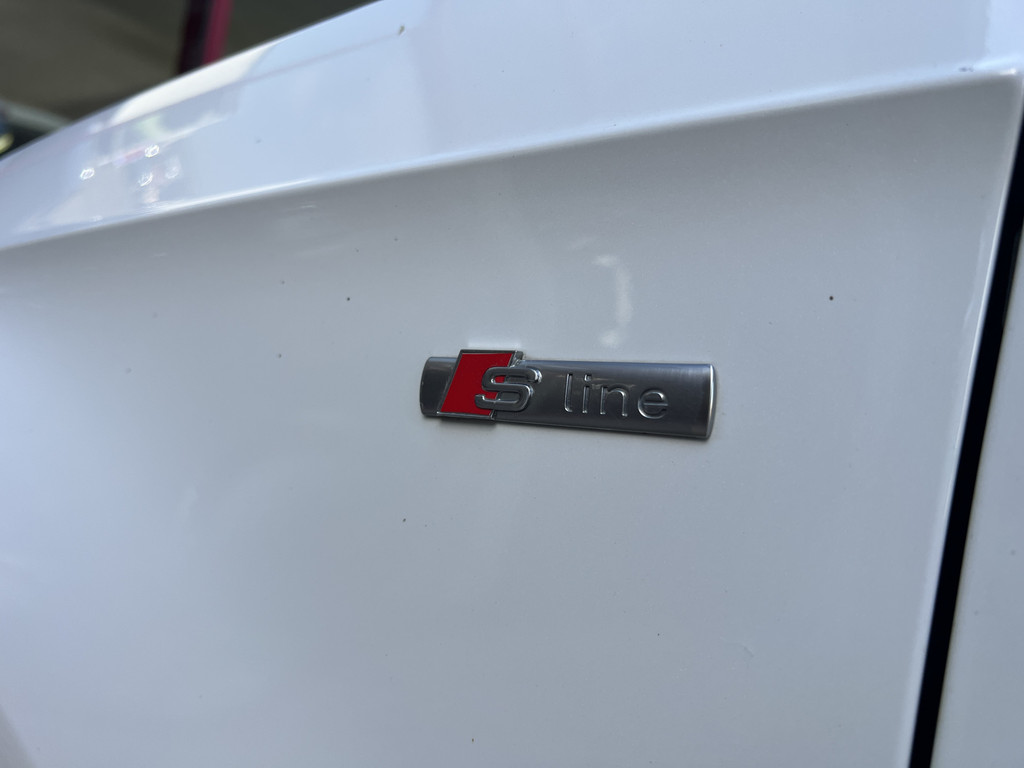 57040938-8.jpg