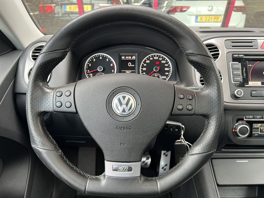 57251264-24.jpg