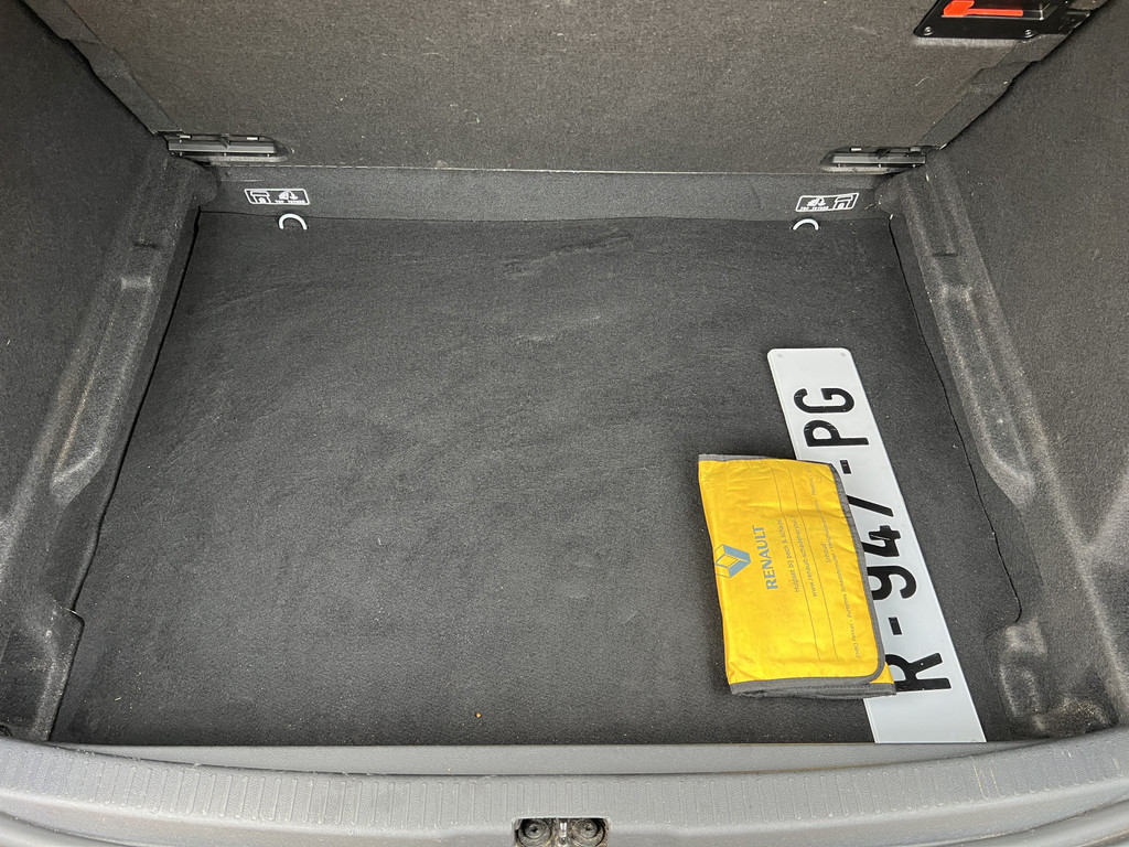 57700645-39.jpg